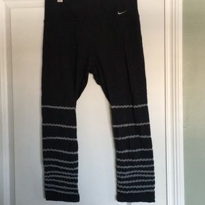 Nike Women’s Crop Leggings
